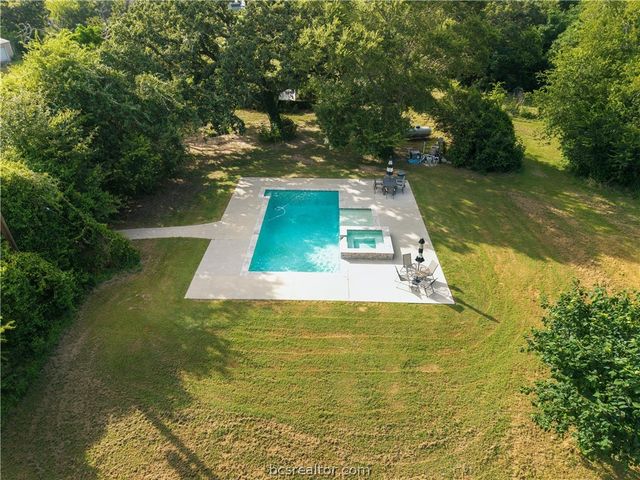 7444 Edge Cutoff Road, Bryan, TX 77808