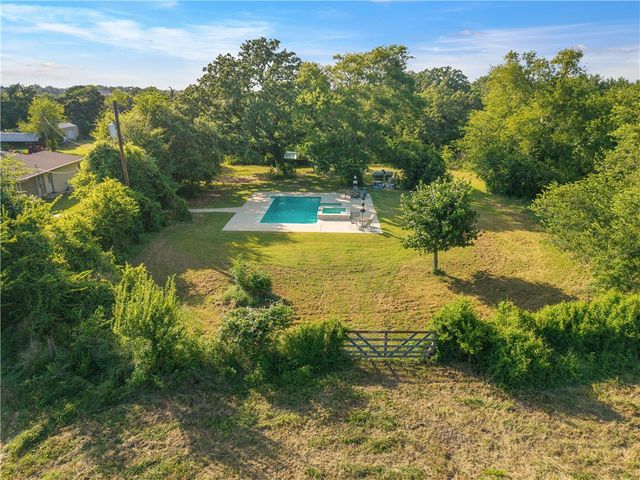 7444 Edge Cutoff Road, Bryan, TX 77808