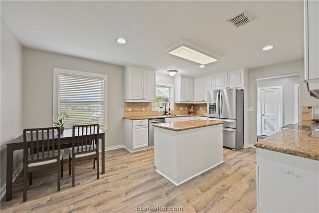 7444 Edge Cutoff Road, Bryan, TX 77808