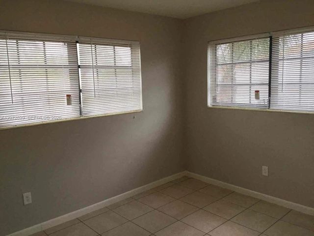 980 NW 182nd Street, Miami Gardens, FL 33169