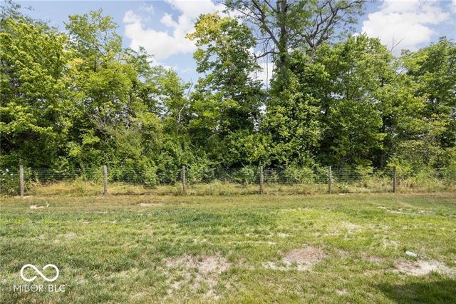 745 Stone Trace Court, Avon, IN 46123