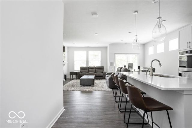 745 Stone Trace Court, Avon, IN 46123