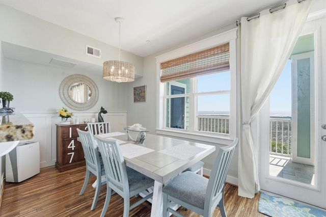 4221 Grassy Pointe Drive 202, Galveston, TX 77554