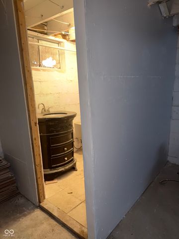 2814 E Brookside Avenue, Indianapolis, IN 46218