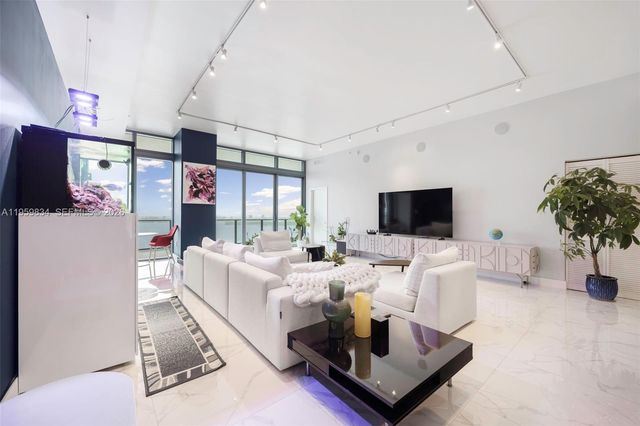 460 NE 28th St 4002, Miami, FL 33137