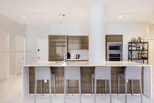 460 NE 28th St 4002, Miami, FL 33137