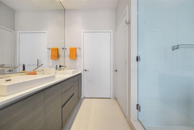 460 NE 28th St 4002, Miami, FL 33137