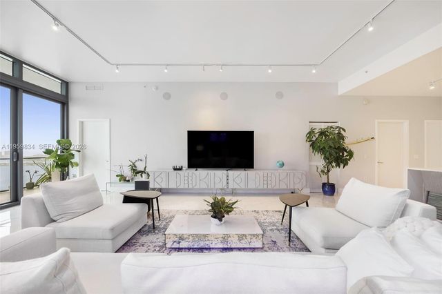 460 NE 28th St 4002, Miami, FL 33137