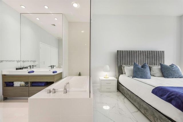 460 NE 28th St 4002, Miami, FL 33137