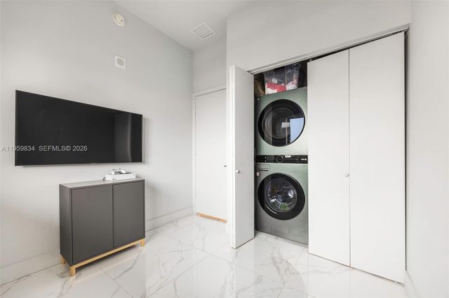 460 NE 28th St 4002, Miami, FL 33137