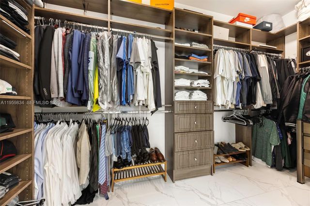 460 NE 28th St 4002, Miami, FL 33137