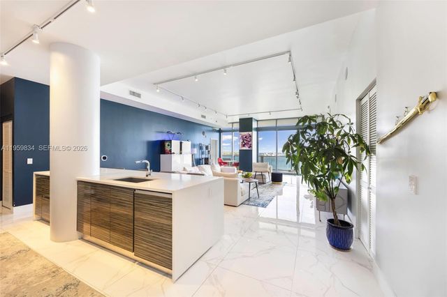 460 NE 28th St 4002, Miami, FL 33137