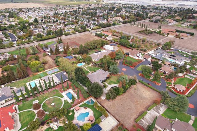 8336 Park Pl, Tracy, CA 95304