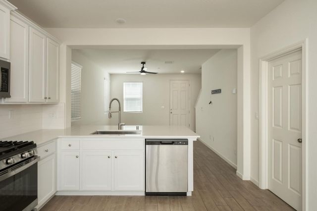 6302 E Moscato Drive, Fresno, CA 93727