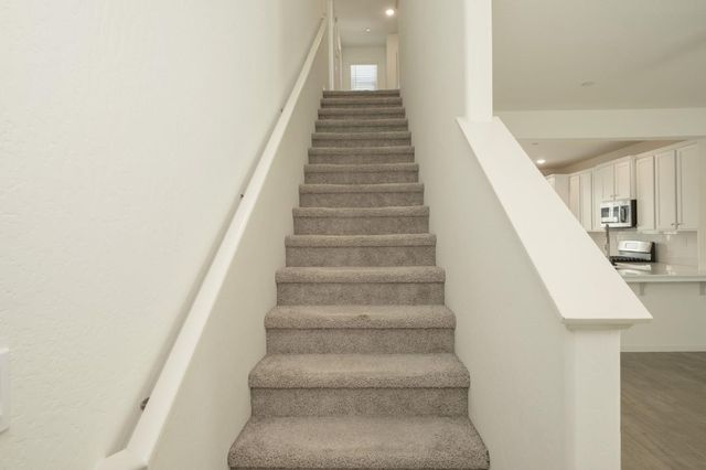 6302 E Moscato Drive, Fresno, CA 93727