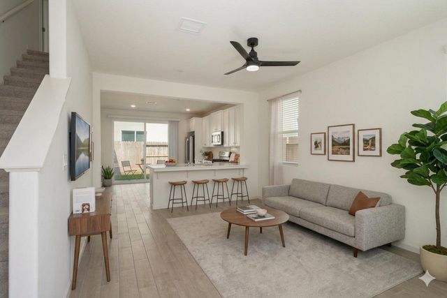 6302 E Moscato Drive, Fresno, CA 93727