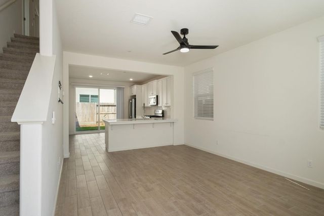 6302 E Moscato Drive, Fresno, CA 93727