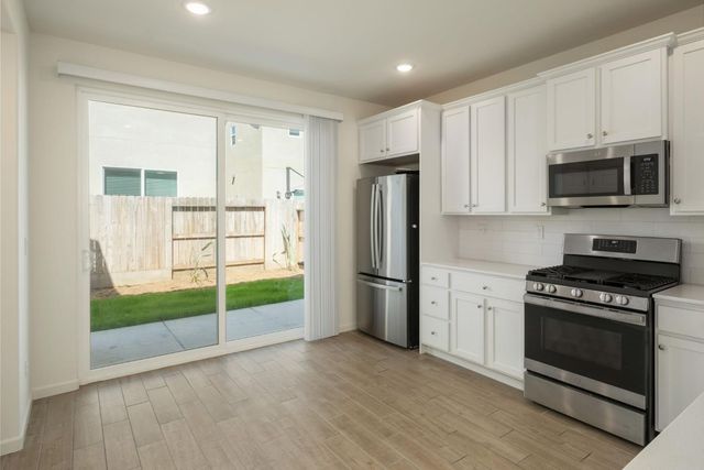 6302 E Moscato Drive, Fresno, CA 93727