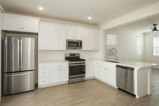 6302 E Moscato Drive, Fresno, CA 93727