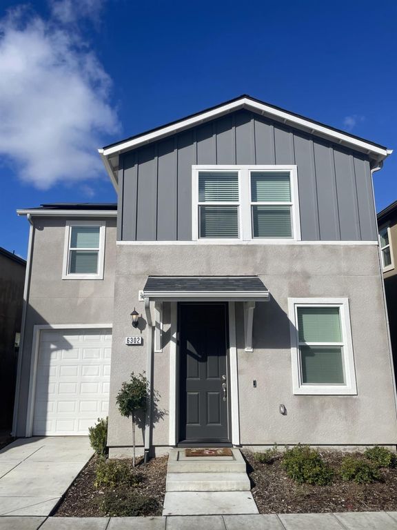 Image 1 of property listing at 6302 E Moscato Drive, Fresno, CA 93727