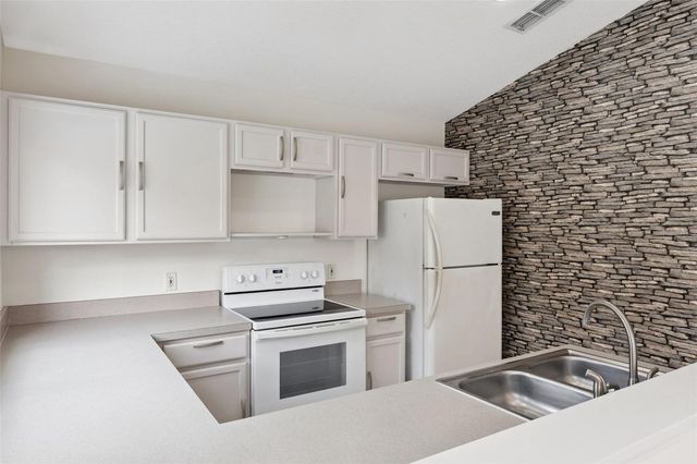 431 HILLCREST DRIVE, Davenport, FL 33897