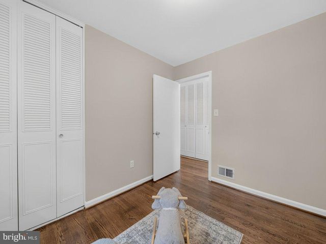 5502 KINGS PARK DR, Springfield, VA 22151