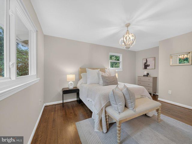 5502 KINGS PARK DR, Springfield, VA 22151