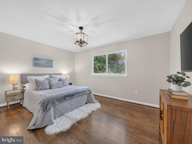 5502 KINGS PARK DR, Springfield, VA 22151