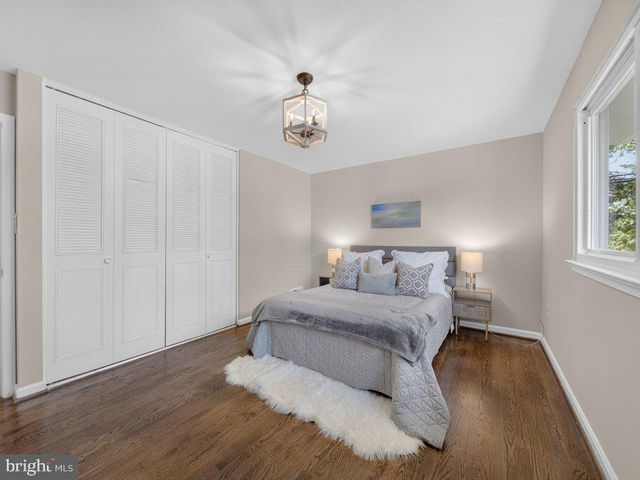 5502 KINGS PARK DR, Springfield, VA 22151