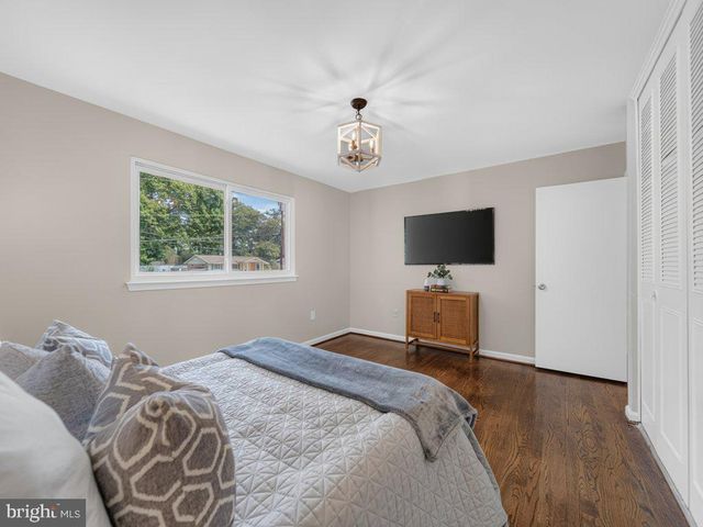 5502 KINGS PARK DR, Springfield, VA 22151