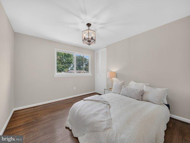 5502 KINGS PARK DR, Springfield, VA 22151