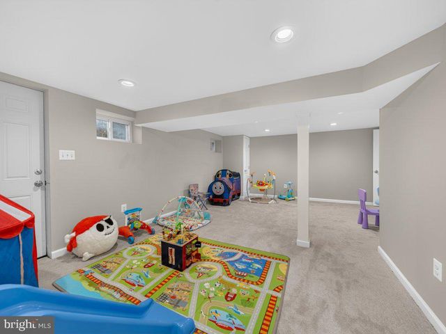 5502 KINGS PARK DR, Springfield, VA 22151