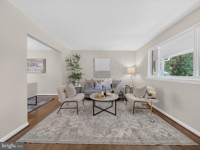 5502 KINGS PARK DR, Springfield, VA 22151