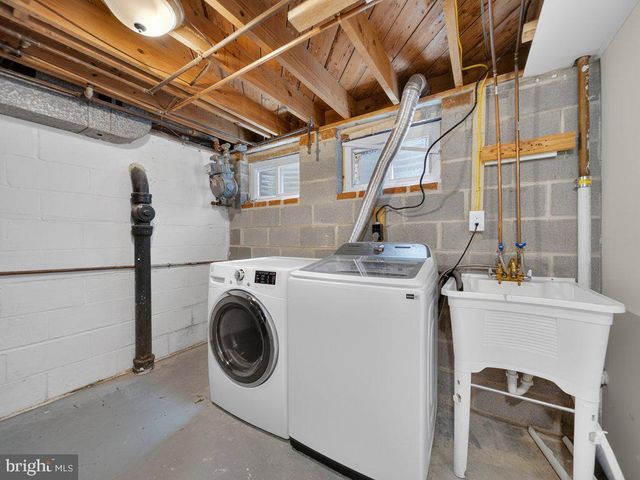 5502 KINGS PARK DR, Springfield, VA 22151