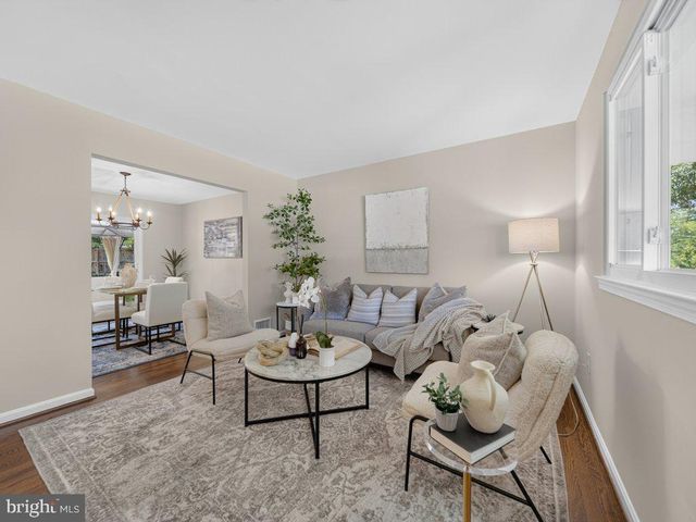5502 KINGS PARK DR, Springfield, VA 22151