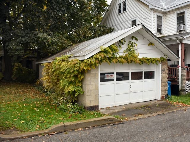 328 WALLACE Street, Meadville, PA 16335