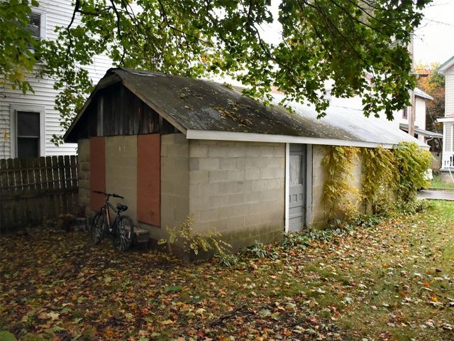 328 WALLACE Street, Meadville, PA 16335