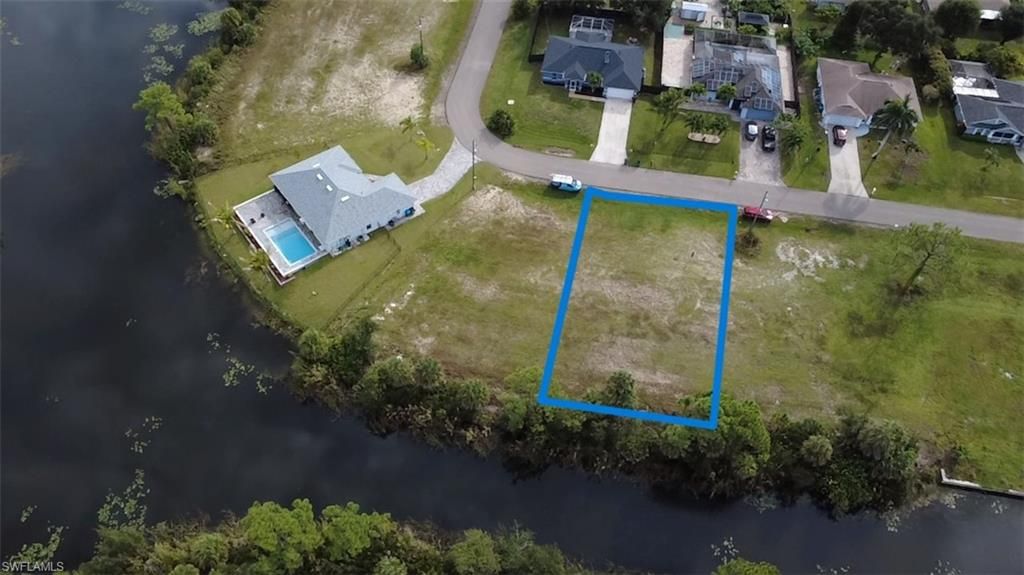 Image 2 of property listing at 3224 NE 15th PL, Cape Coral, FL 33909