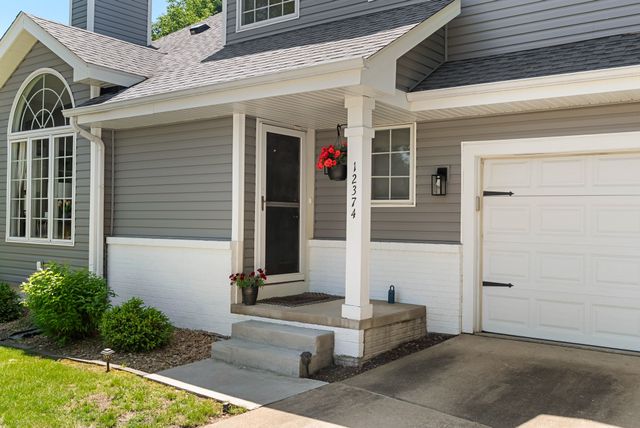 12374 Wellington Ridge Drive, Clive, IA 50325