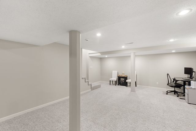 12374 Wellington Ridge Drive, Clive, IA 50325