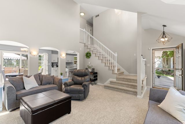 12374 Wellington Ridge Drive, Clive, IA 50325