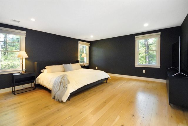 136 Holden Wood Rd, Concord, MA 01742