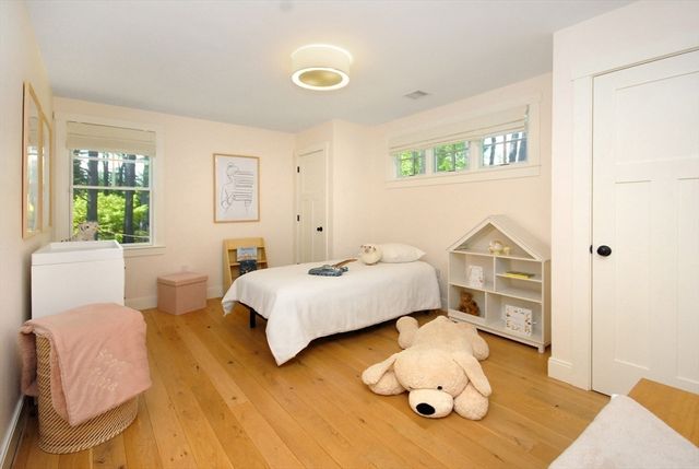 136 Holden Wood Rd, Concord, MA 01742