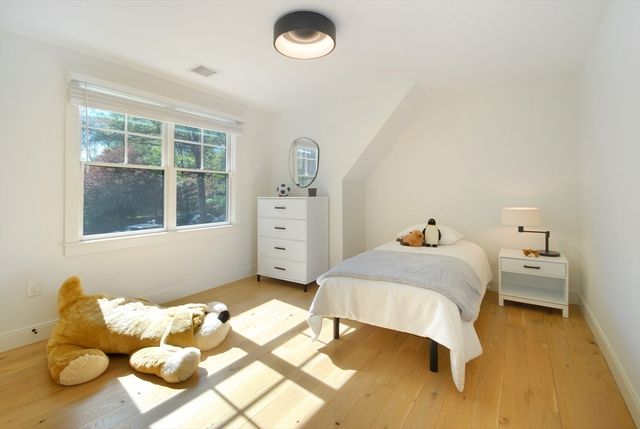 136 Holden Wood Rd, Concord, MA 01742