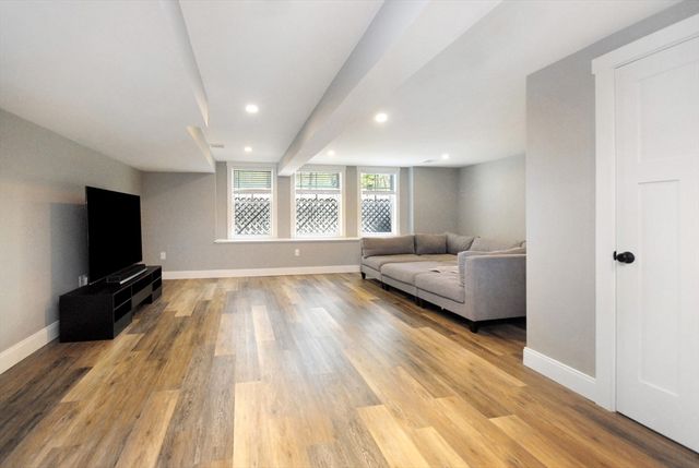 136 Holden Wood Rd, Concord, MA 01742