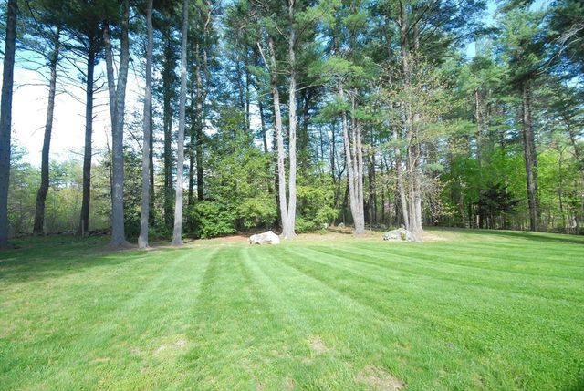 136 Holden Wood Rd, Concord, MA 01742