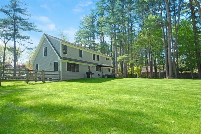 136 Holden Wood Rd, Concord, MA 01742