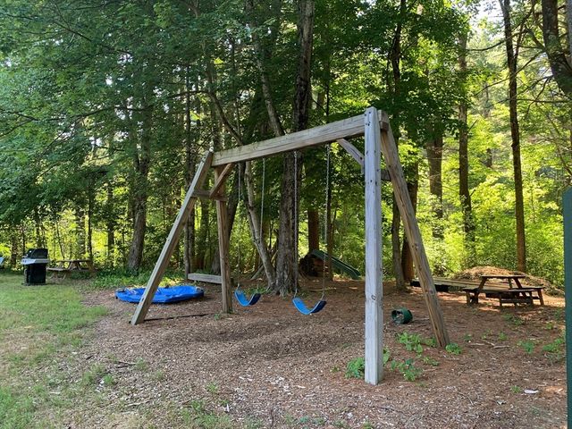 136 Holden Wood Rd, Concord, MA 01742