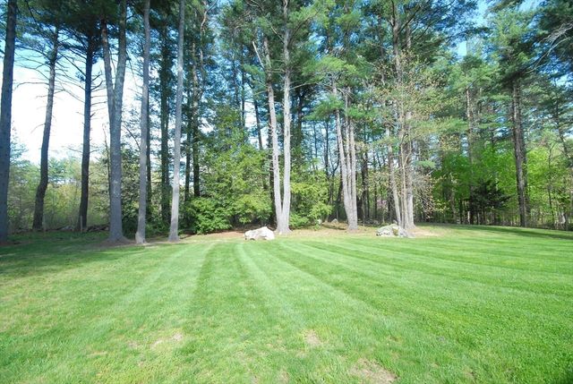 136 Holden Wood Rd, Concord, MA 01742