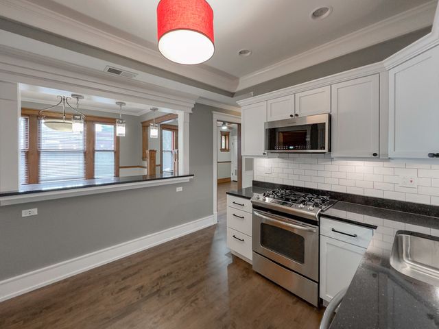 1940 W Berenice Avenue 2, Chicago, IL 60613